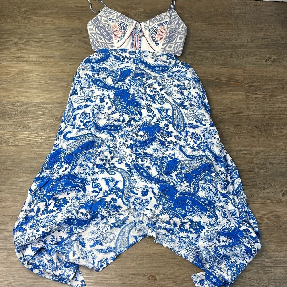 Flying Tomato Women’s Blue White Paisley Open Back Spaghetti Strap Dress, Medium